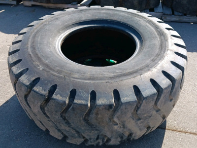(1) Michelin XTL Heavy Equipment Tire - 20.5"R25"