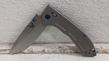 (1) Benchmade Folding Knife - M390 Blade