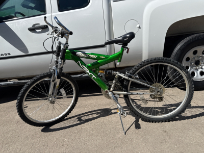 (1) 26&rdquo; Next Break Point 21 Speed Green Bike