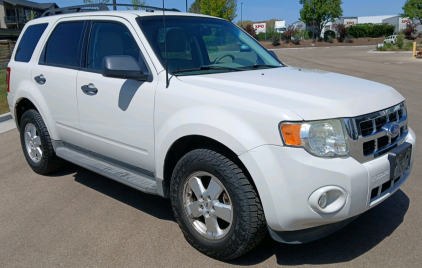 2011 FORD ESCAPE - 4X4!