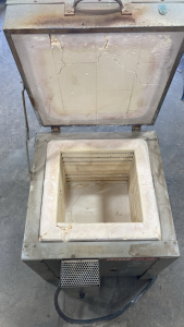 Cress High Fire Electric Kiln - Functional/Powers On!!! - Model No. C-11-H