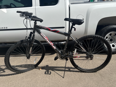 (1) 26&rdquo; Roadmaster MT Sport Grey And Red Bike