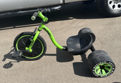 (1) Kids Big Wheel Tricycle Drift Bike Trike Mini Razor 3 Wheeler