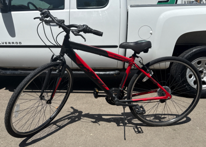(1) 28&rdquo; Shimano Hyper SpinFit 700c Red And Black Bike