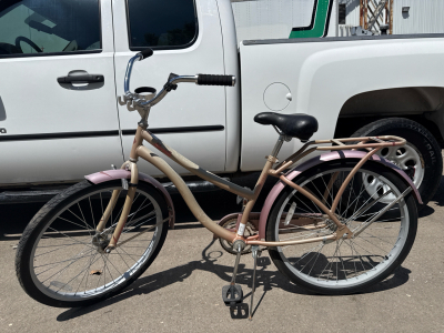 (1) 26&rdquo; Huffy Rose Gold Bike