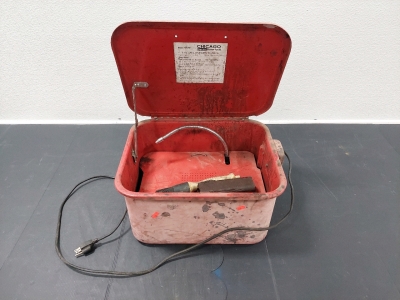 Chicago Electric 3&frac12; Gallon Portable Tools Cleaner (Does Not Power On When Tested) Pump Output: &frac12; GPM (17&frac14;" x 13&frac12;")