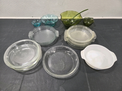 Assorted Pyrex & Anchor Hocking Glass Cookware & More! : (3) Pyrex 9" Bake Dishes, (1) Pyrex 10" Bake Dish, (4) Anchor Hocking 9" Bake Dishes, (2) Anchor Hocking 9&frac12;" Bake Dishes