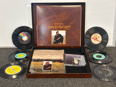 Kevin Costner &ldquo;Dance With Wolves&rdquo; Record Incuding Illustrated Story Of Rhe Epic Flim And Extra Little Records