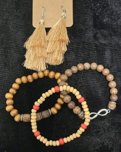 (3) Bohemian Braceletes And Tassel Earrings