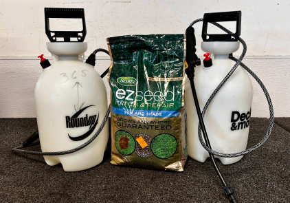 Unopened Bag Of Scott's EZ Seed Patch & Repair And (2) 2-Gallon Sprayers