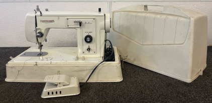 Vintage Dressmaker Deluxe Sewing Machine