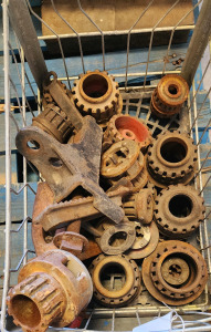 Hydraulic Toe Jack, And A Metal Crate With Pipe Threader Die