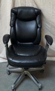 Black High-Quality Office Chair
