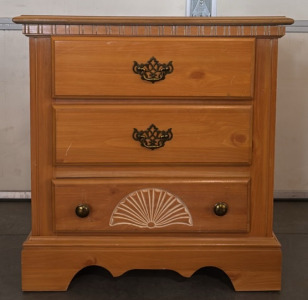 Oak 3-Drawer Nightstand