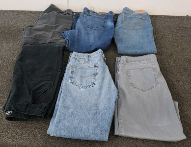 Men's Jeans Of Various Sizes