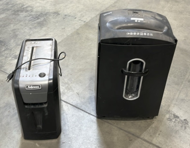 (1) Staples Paper Shredder Model: SPL-S302D (1) Fellowes 69Cb Paper Shredder