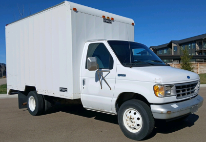 1994 FORD E-350 - STORAGE SHELVES!