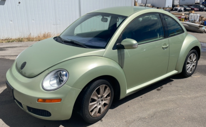 2008 Volkswagen New Beetle - Leather Interior!