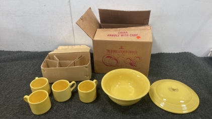 Homer Laughlin (4) Cups and (1) Casserole Dish With Lid