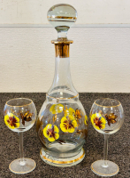 Magazine Stand, Glassware, Wall Decor, Vases And More - 3