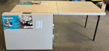 (2) 6&rsquo; Lifetime Plastic Folding Tables