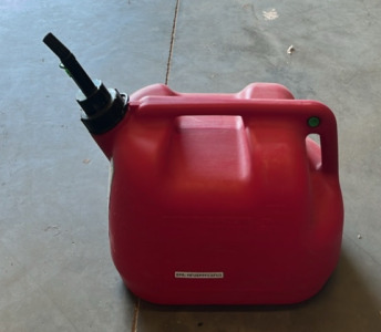 5 Gallon Gas Can With Gas