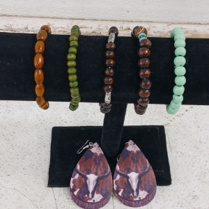 (6) Western Boho Jewelry Pieces - Beaded Bracelets & Leather Skull Earrings