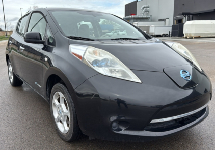 2011 NISSAN LEAF - 62K MILES!
