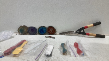 (4) Geode Coasters - Hedge Trimmers - Small Pocket Knife - Plastic Utensils & More!
