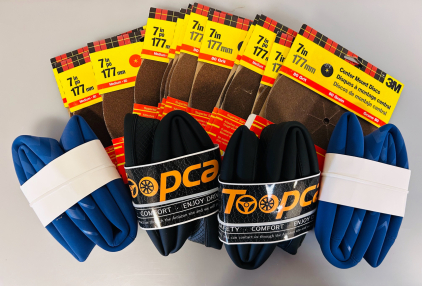 (4) 15" Steering Wheel Covers and (10) Packs Of 7" Center Mount Discs (80 Grit)
