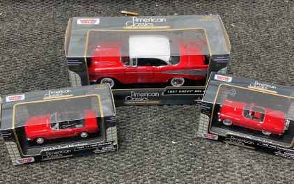 (3) Motor Max Collectible Diecast Cars