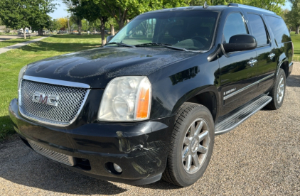 2009 GMC YUKON - 4X4! THIRD ROW SEATING!