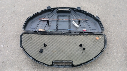 (1) Flambeau Archery Bow Case w/ Accessories