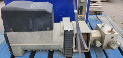Getec Hydraulic Welder/Generator Model: 200-3.6 - 27"L x 7"W x 13&frac14;"H