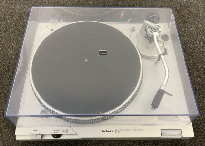 Vintage Technics SL-D2 Direct-Drive Turntable