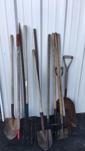 (12) Garden Tools