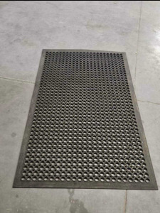 3'x 5' Non-Slip, Anti-Fatigue Rubber Floor Mat Designed for Commercial & Industrial Use