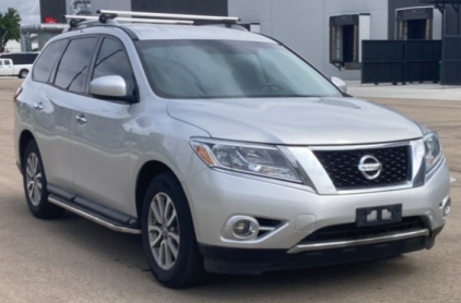 2015 NISSAN PATHFINDER SV - 4X4! 115K MILES!