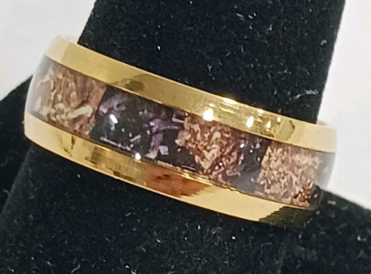 (1) Men's Gold Resin Tortoise Inlay Ring