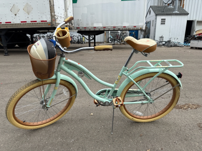 (1) 24&rdquo; Huffy Nel Lusso Teal Bike
