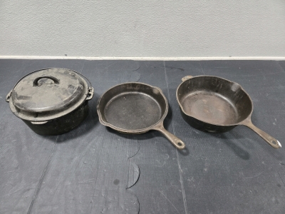 (3) Cast Iron Cooking Set - 10" Pot w/ Lid, 11" Shallow Pan, 11" Deep Pan
