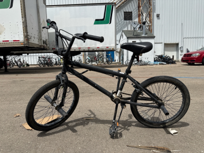 (1) 20&rdquo; Hyper Bike Co Black Kids Bike