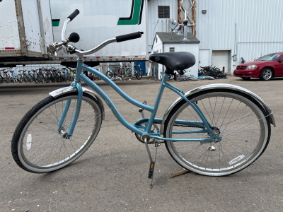 (1) 26&rdquo; Huffy Blue Bike