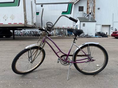 (1) Unbranded Vintage Purple Bike