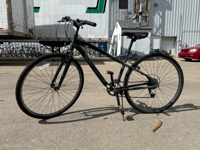 (1) 26&rdquo; Hyper Black Bike