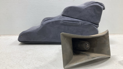 Dog Stairs - Cushion - ALTEC Wired Megaphone