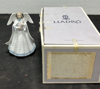 (1) LLADRO ANGEL 05963 "ANGELIC MELODY" FIGURINE TREE TOPPER PORCELAIN
