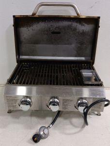 (1) NXR Propane Gas Grill - Model 880-0034 - 3-Burner Tabletop w/ Hose