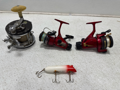 (1) Heddon Lucky 13 Floating- Diving Fishing Lure & (3) Fishing Reels