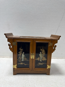 (1) Antique Chinese Jewelry Organizer